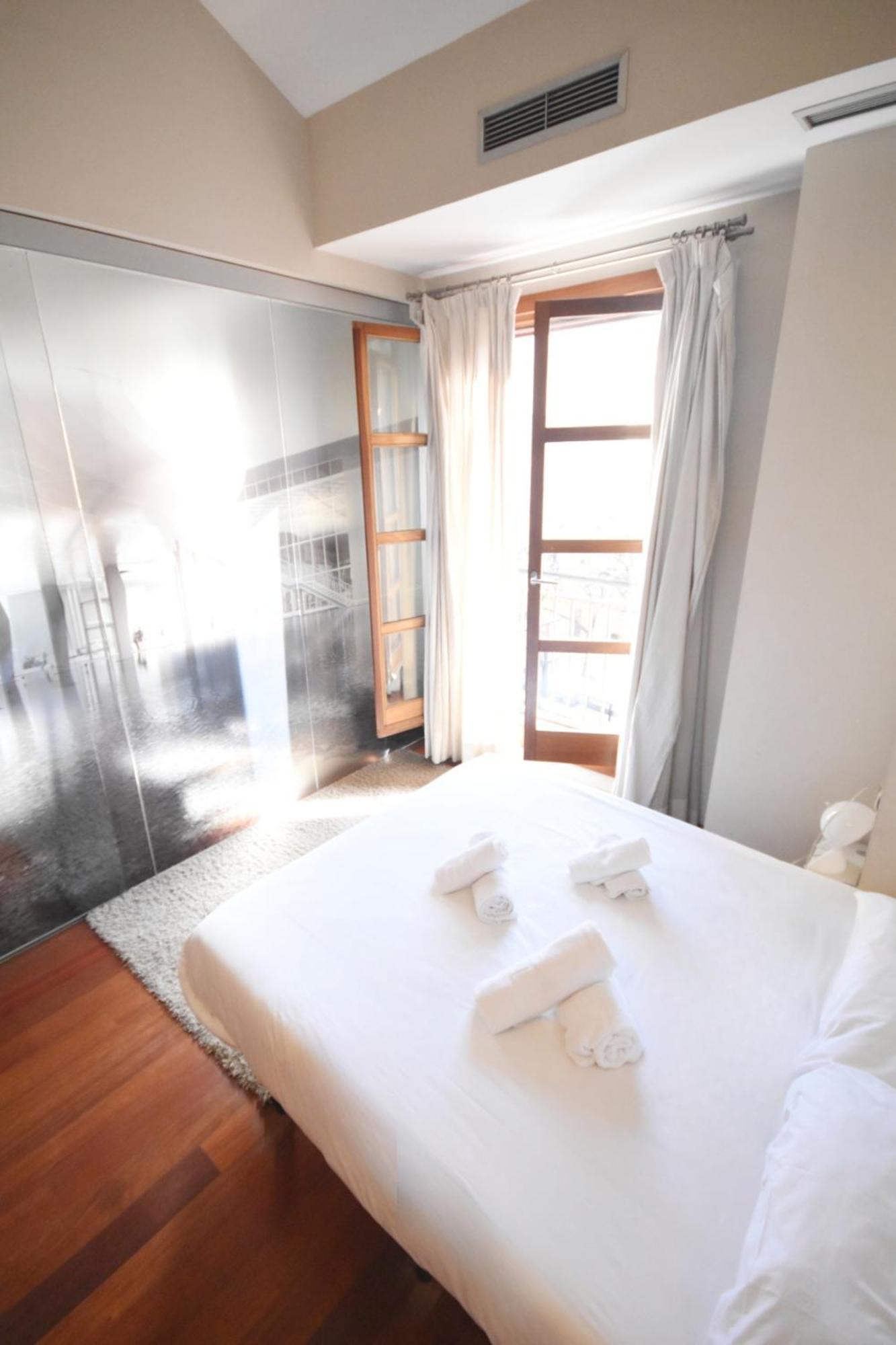 Bello Apartamento En La Plaza Del Tossal Valencia Bagian luar foto